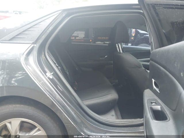 2021 HYUNDAI ELANTRA SE 8
