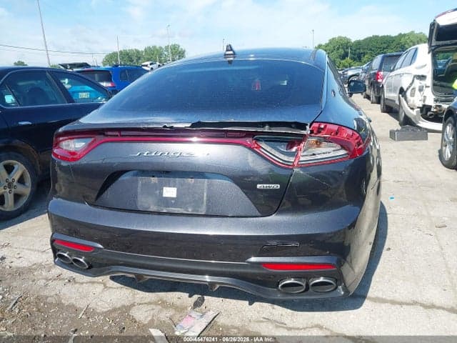 2019 KIA STINGER 16