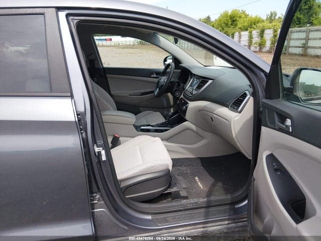 2018 HYUNDAI TUCSON SE 5