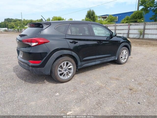 2018 HYUNDAI TUCSON SE 4