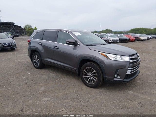 2017 TOYOTA HIGHLANDER XLE 1