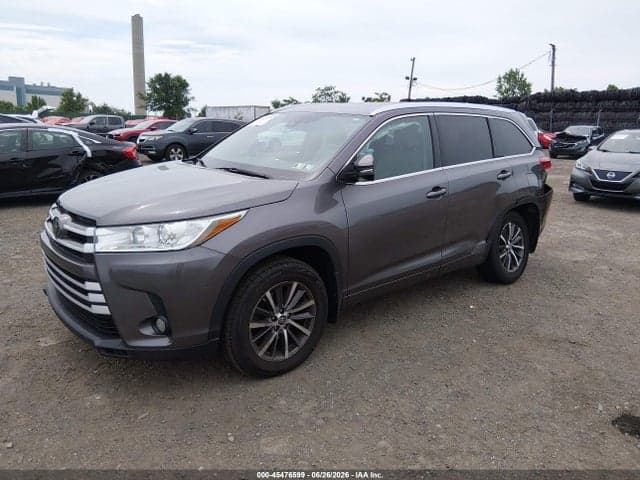 2017 TOYOTA HIGHLANDER XLE 2