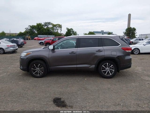 2017 TOYOTA HIGHLANDER XLE 14