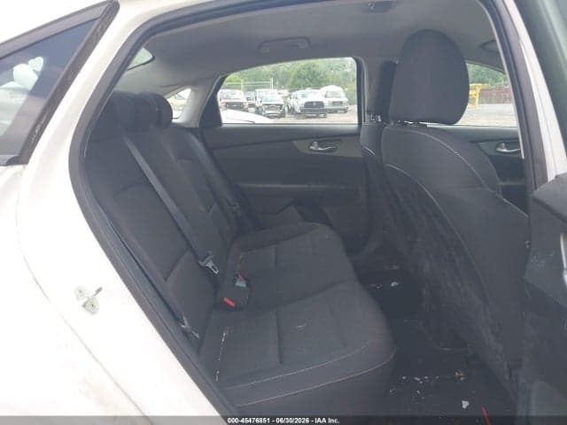 2019 KIA FORTE FE 8