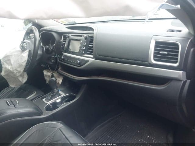 2017 TOYOTA HIGHLANDER LE 5