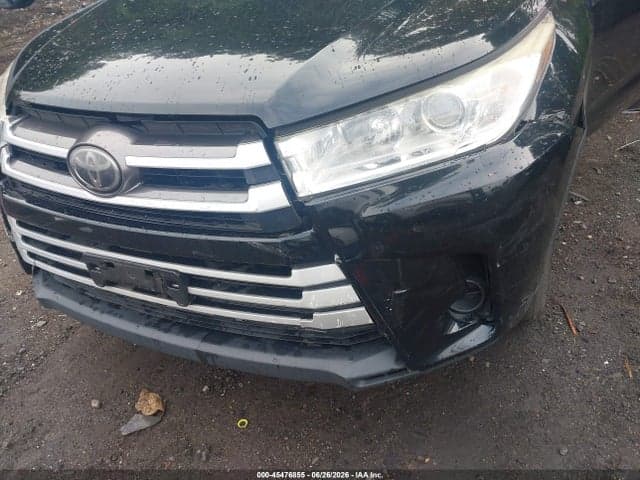 2017 TOYOTA HIGHLANDER LE 6