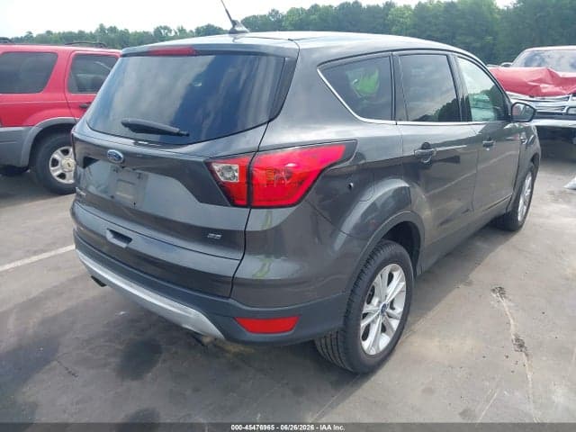 2019 FORD ESCAPE SE 4