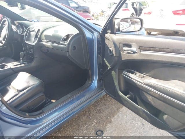 2011 CHRYSLER 300 LIMITED 5