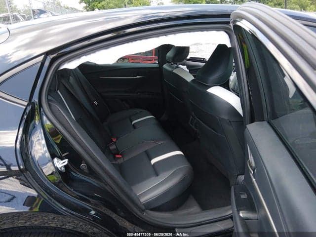 2026 TOYOTA CAMRY SE 8