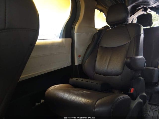 2021 TOYOTA SIENNA PLATINUM 8
