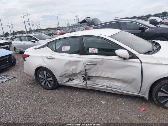 2021 NISSAN ALTIMA SV FWD 6