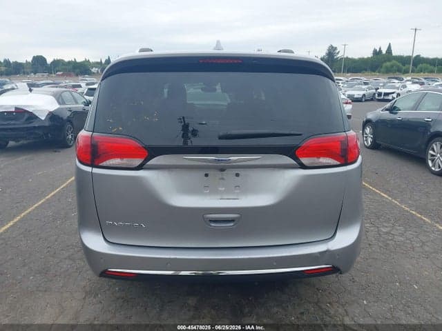 2018 CHRYSLER PACIFICA TOURING L 16