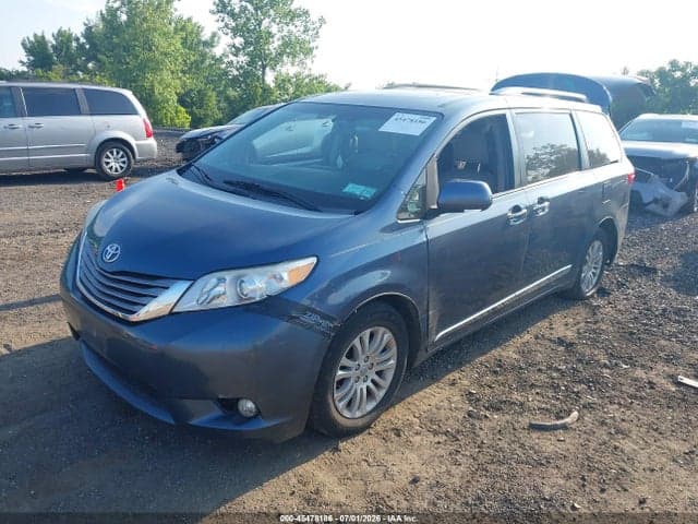 2017 TOYOTA SIENNA XLE 8 PASSENGER 2