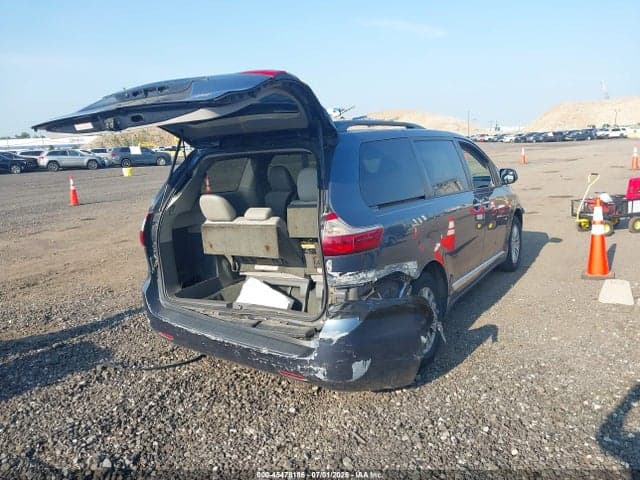 2017 TOYOTA SIENNA XLE 8 PASSENGER 4