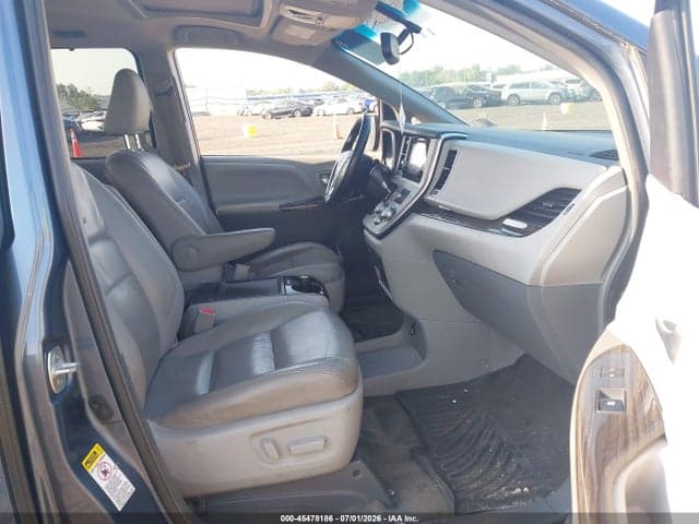 2017 TOYOTA SIENNA XLE 8 PASSENGER 5