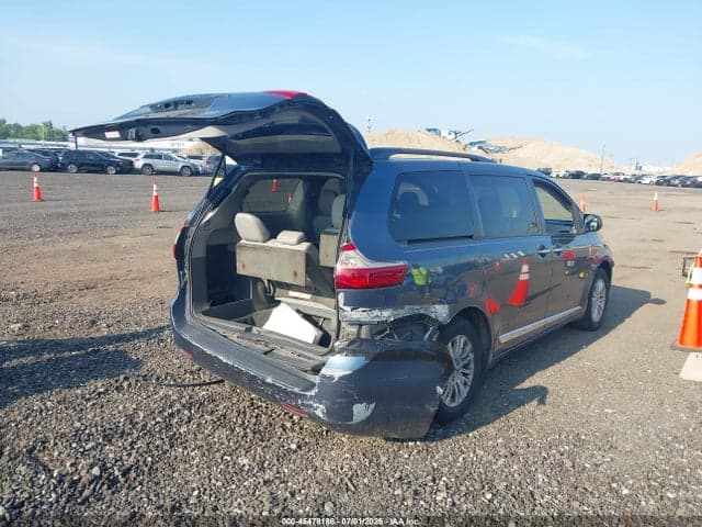 2017 TOYOTA SIENNA XLE 8 PASSENGER 6