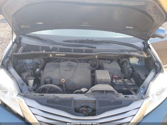 2017 TOYOTA SIENNA XLE 8 PASSENGER 10