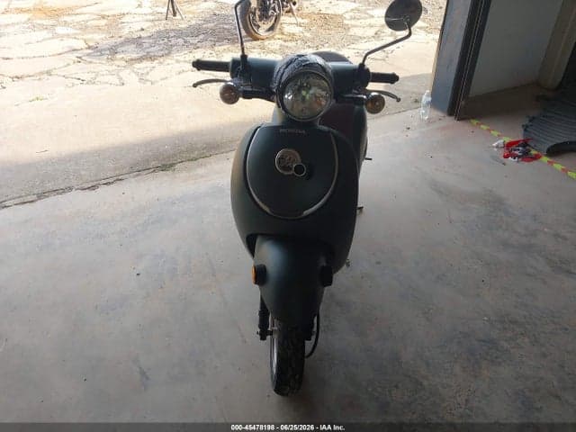 2023 HONDA NCW50 5
