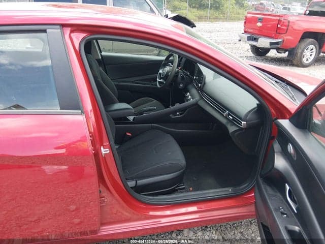 2023 HYUNDAI ELANTRA SE 5