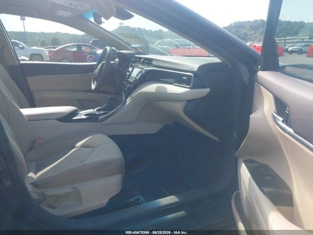2020 TOYOTA CAMRY LE 5
