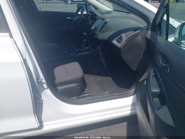 2017 CHEVROLET CRUZE LT AUTO 5