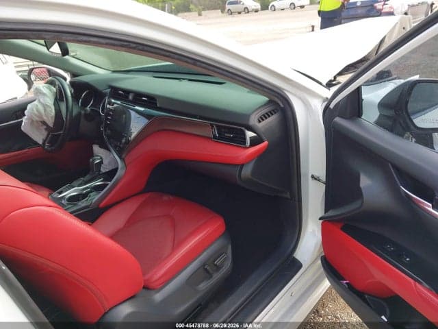 2020 TOYOTA CAMRY XSE 5