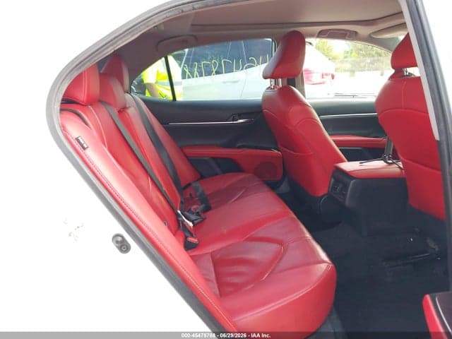 2020 TOYOTA CAMRY XSE 8