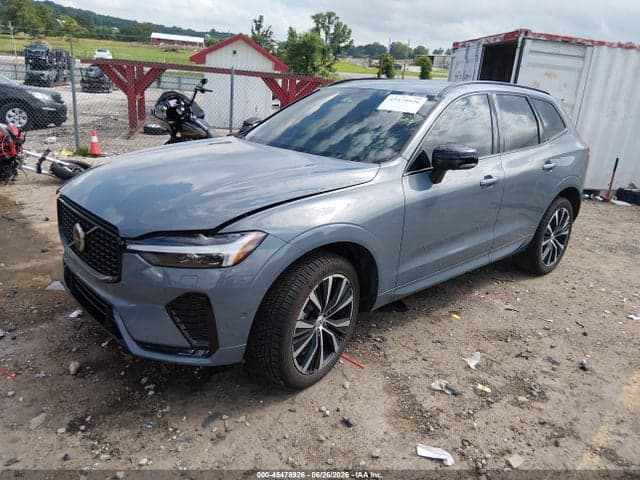 2024 VOLVO XC60 B5 PLUS DARK THEME 2