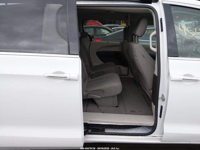 2020 CHRYSLER PACIFICA TOURING 8