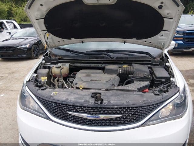 2020 CHRYSLER PACIFICA TOURING 10
