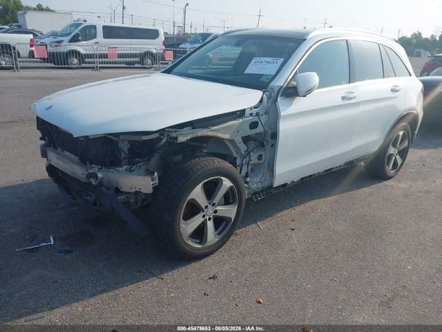 2017 MERCEDES-BENZ GLC 300 2