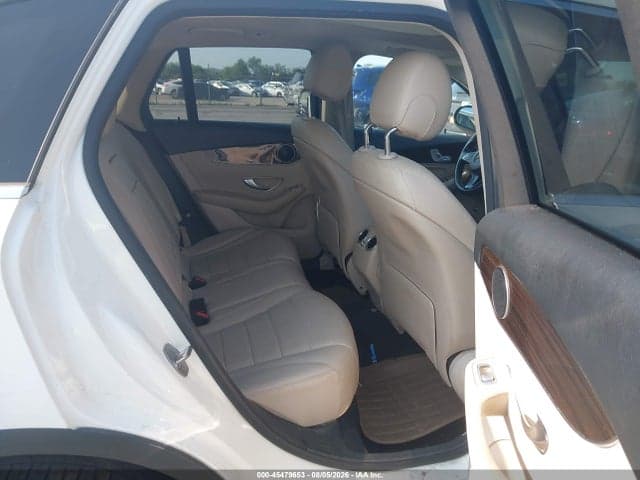 2017 MERCEDES-BENZ GLC 300 8