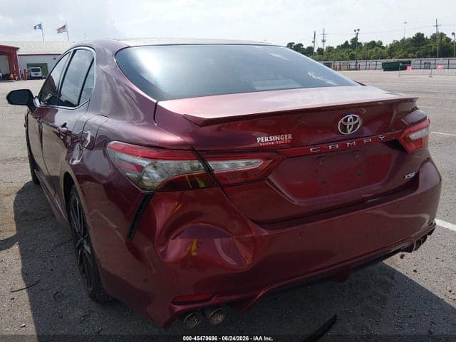 2018 TOYOTA CAMRY XSE 3