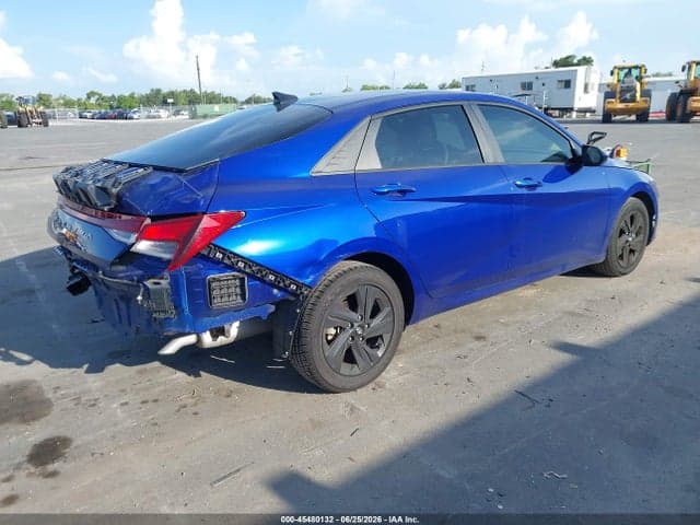 2022 HYUNDAI ELANTRA SEL 4
