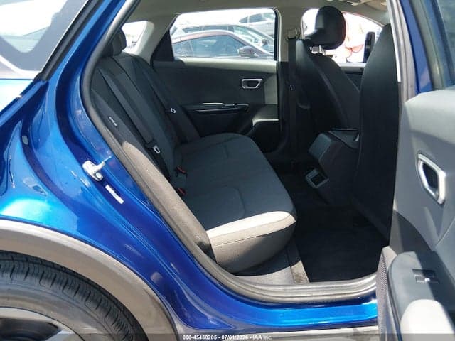 2025 KIA K4 LXS 8