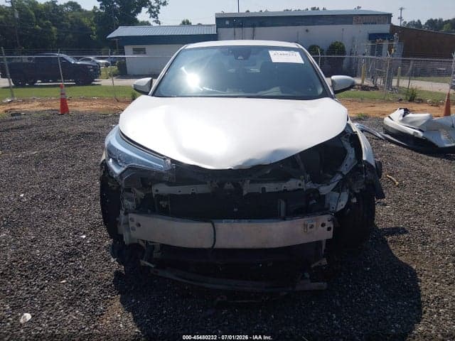 2018 TOYOTA C-HR XLE 13