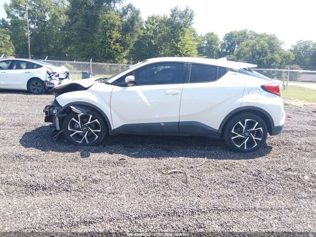 2018 TOYOTA C-HR XLE 15