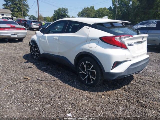 2018 TOYOTA C-HR XLE 3