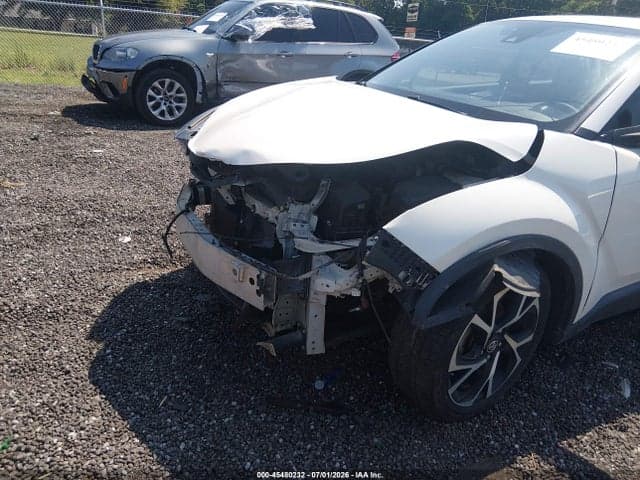 2018 TOYOTA C-HR XLE 6