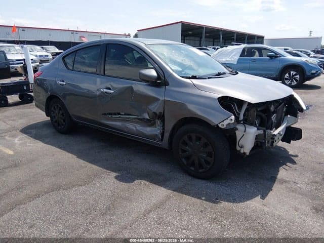 2017 NISSAN VERSA 1.6 SV 1