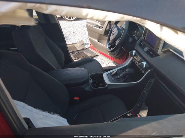 2023 TOYOTA RAV4 XLE 5