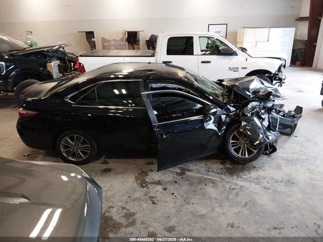 2017 TOYOTA CAMRY SE 13