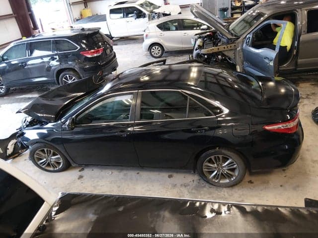 2017 TOYOTA CAMRY SE 14