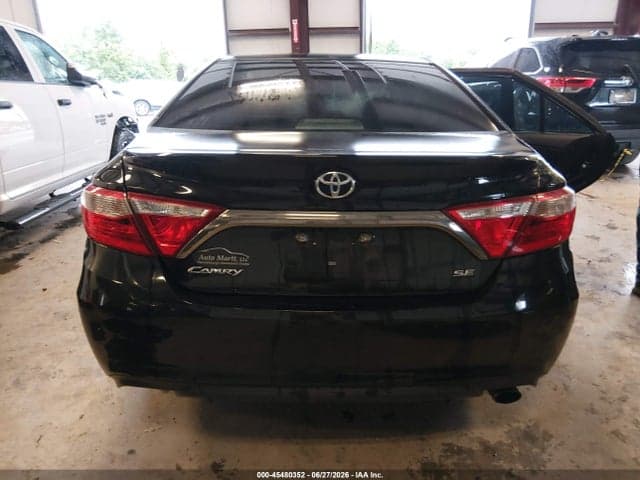 2017 TOYOTA CAMRY SE 16