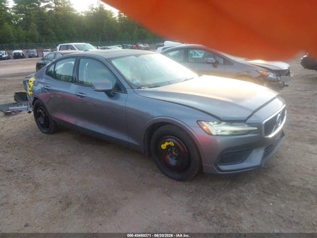 2020 VOLVO S60 T6 MOMENTUM - 1