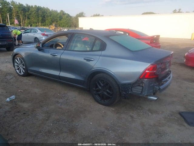 2020 VOLVO S60 T6 MOMENTUM 3