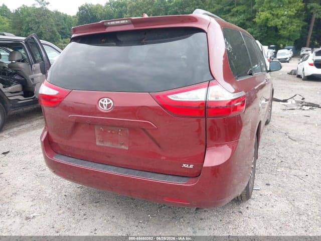 2019 TOYOTA SIENNA XLE 8 PASSENGER 4