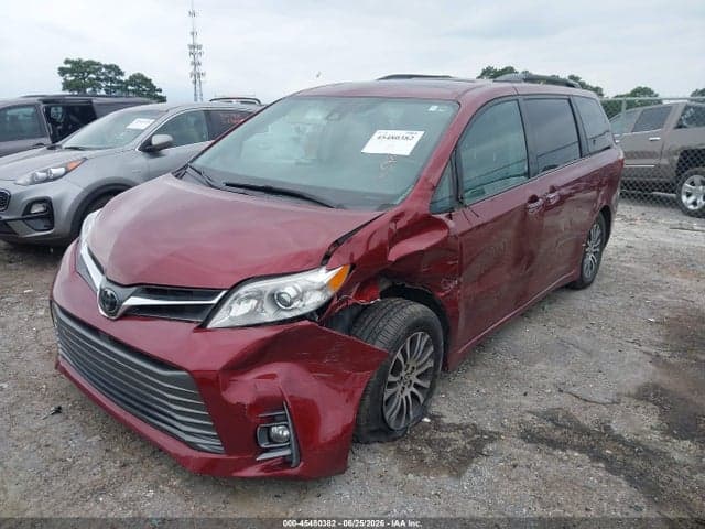 2019 TOYOTA SIENNA XLE 8 PASSENGER 6