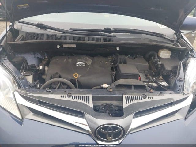2020 TOYOTA SIENNA XLE 10