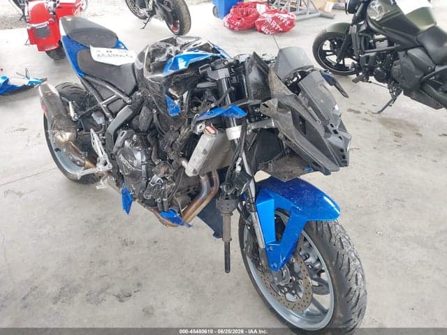 2025 SUZUKI GSX800 F - 1